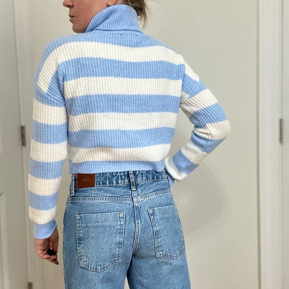 Cropped Cable Knit Turtle Neck Stripe Sweater - Picture 5 of 6